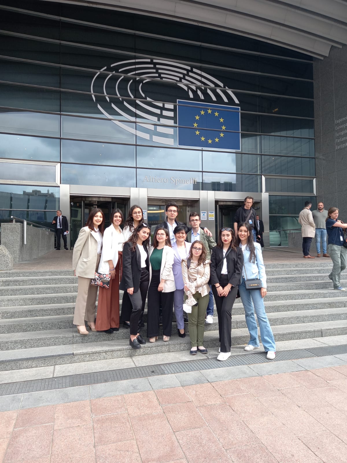 alunni presso la sede del parlamento europeo